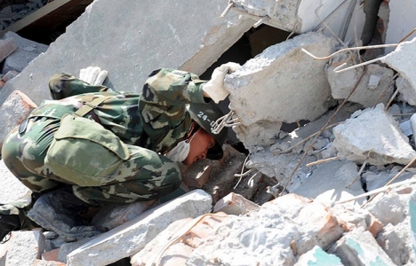 Çin'de ayakkabı fabrikası çöktü!