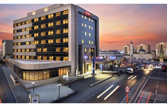 Hilton Türkiye de 2021’de 100 oteli geçecek!