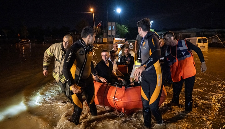 İstanbul da selden etkilenen ailelere 15 bin TL yardım ödemesi yapılacak! Bakan resmen açıkladı! Son dakika!