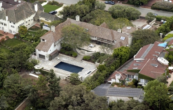 Brad Pitt ve Jennifer Aniston Beverly Hills’teki evlerini satıyor!