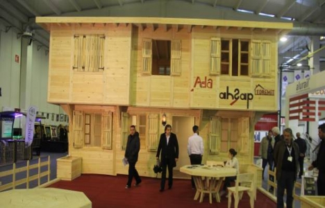 Bursa İnşaat Fuarı'nda 100 yıl dayanıklı ahşap evler sergileniyor!