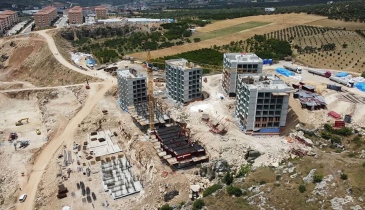 Hatay'da depremzedeler için inşa edilen kalıcı konutların 4 blokunun kaba inşaatı tamamlandı!