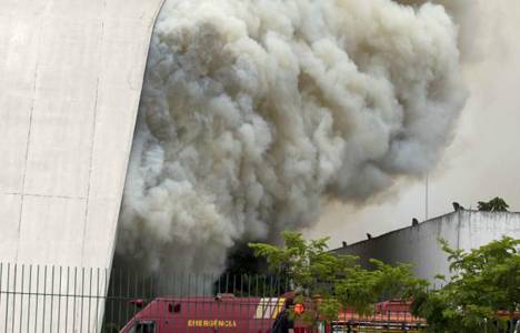 Brezilya'da kültür merkezinde yangın çıktı!