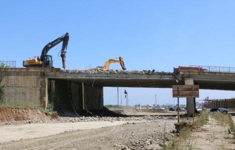 Trabzon Halit Kobya Üstgeçidi’nin yıkımına başlandı!