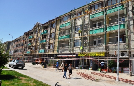 Ankara Gölbaşı'nda binaların cepheleri yenileniyor!