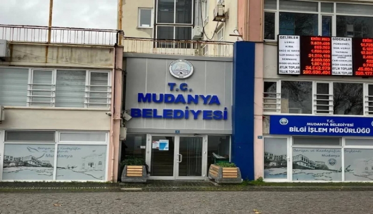 Mudanya belediye binası meydana gelen 5.1'lik deprem sonrası tahliye edildi!