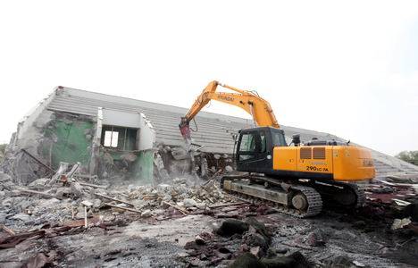 Esenler Kemer Stadı yıkılıyor, yerine Spor Köyü geliyor!