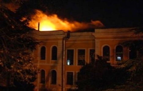 ABD'de Türk diplomatların oturduğu sitede yangın çıktı!