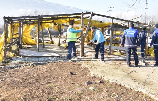 Kartepe'de kaçak ahır ve kümesler yıkılıyor!
