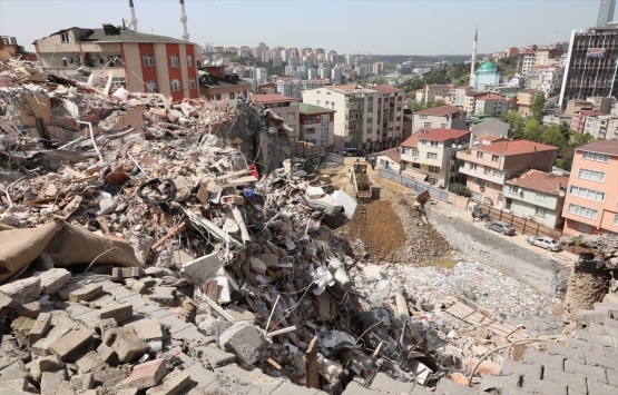 Kağıthane deki enkaz bölgesinde geoteknik rapor hazırlanıyor