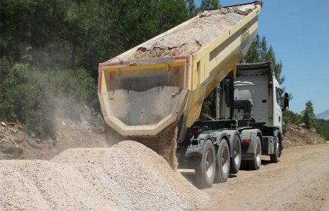 Muğla Menteşe'de yol yapım çalışmaları devam ediyor!