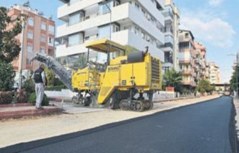 Antalya Konyaaltı Sahili'nde asfaltlar yenileniyor!