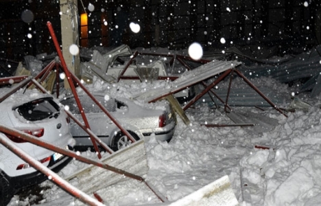 Bilecik'te otoparkın çatısı çöktü!