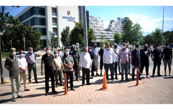 Antalya'da arazilerine imar izni verilmeyen arsa sahiplerinden protesto!