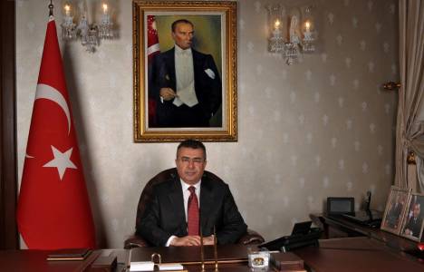 Mehmet Celalettin Lekesiz kimdir?