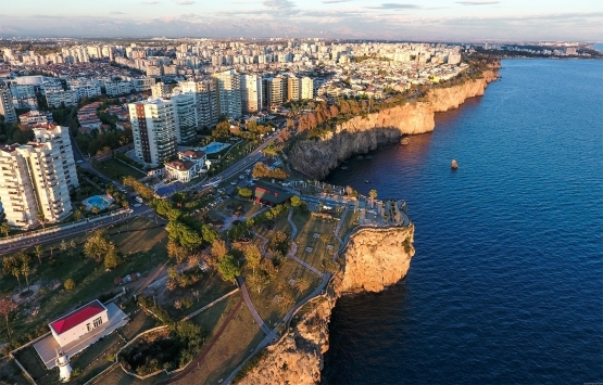 Konyaaltı'nda daha önce bataklık olan yerlere 6 katlı binalar mı yapılıyor?
