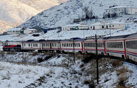 Türkiye'nin batısından doğusuna tren yolculuğu 39 saat sürüyor!