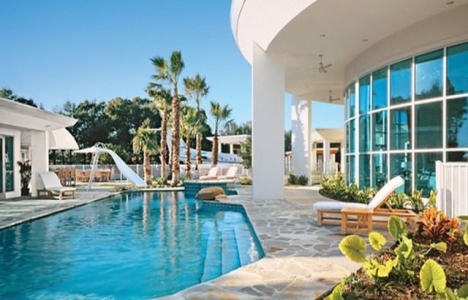 İşte John Travolta nın muhteşem evi!