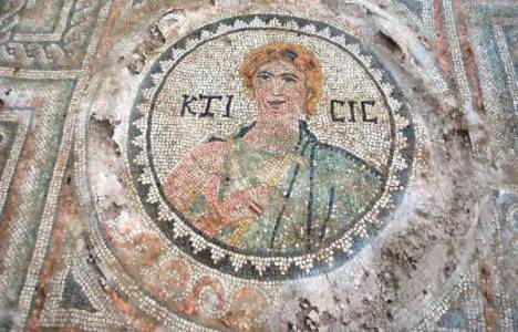 Amasya'da Roma dönemine ait tanrıça figürlü mozaik bulundu!