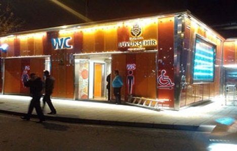 İstanbul meydanlarına modern tuvaletler!