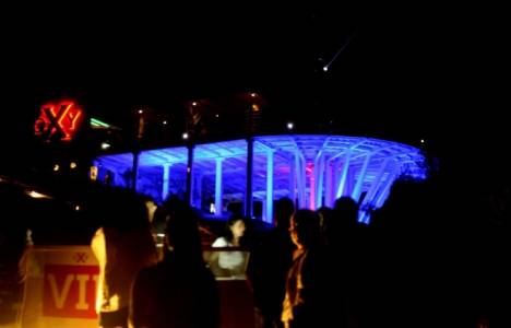 Midilli'ye bir Türk tarafından 500 bin Euro yatırımla gece kulübü açıldı!