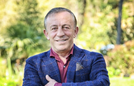 Ali Ağaoğlu teknesini Bebek açıklarına demirledi!