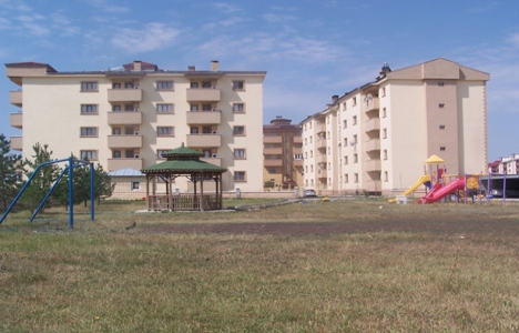 Kars'ta 8.8 milyon TL'ye satılık lojman!