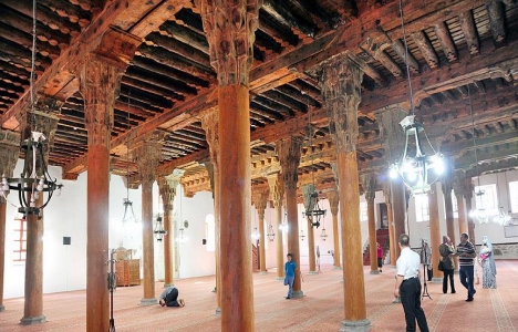 Afyonkarahisar Ulu Cami mimarisiyle dikkat çekiyor!