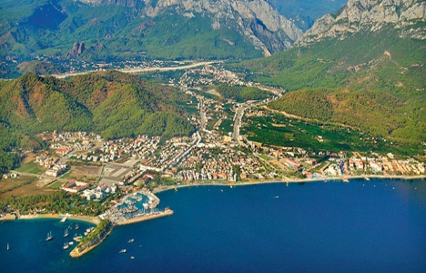 Kemer'deki ruhsatsız 30 iş yerinin yıkımına başlandı!