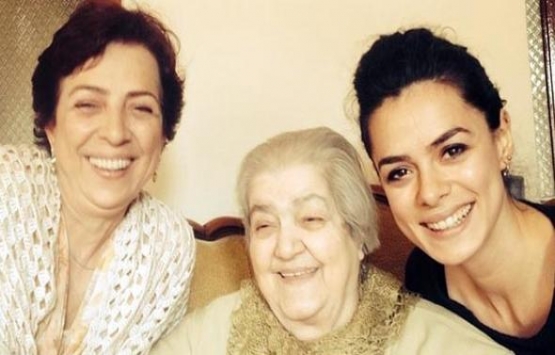 Özge Özpirinçci annesine ev bakıyor!