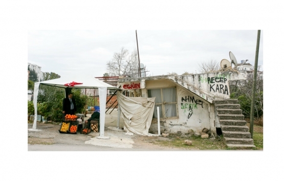 Antalya Muratpaşa da evler zeminin göçmesiyle yana ve öne doğru yatmaya başladı! 