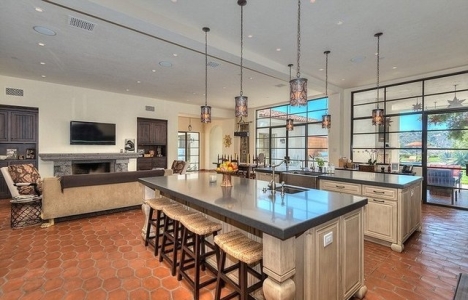 Jennifer Lopez, Beverly Hills den 22.9 milyon dolara malikane alıyor!