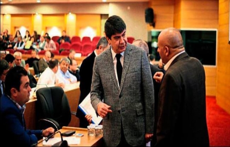 Antalya'da raylı sistem araç alımı için mecliste oylar kabul edildi!