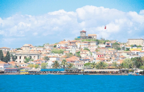 Çağatay Ulusoy Cunda Adası ndan arsa ve taş ev alacak!