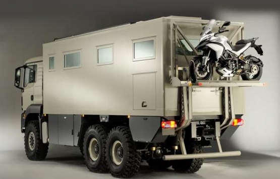 Zırhlı kamyonu lüks eve çevirdiler!