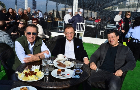 Ali Ağaoğlu ndan Çekmeköy Park ta sürpriz kahvaltı!