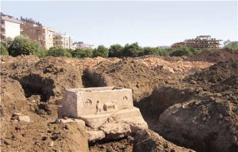 Konyaaltı 'nda Roma döneminden kalma lahit bulundu!