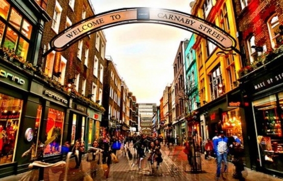 İngiltere'de alışveriş alanları hayalet kasabaya döndü! 