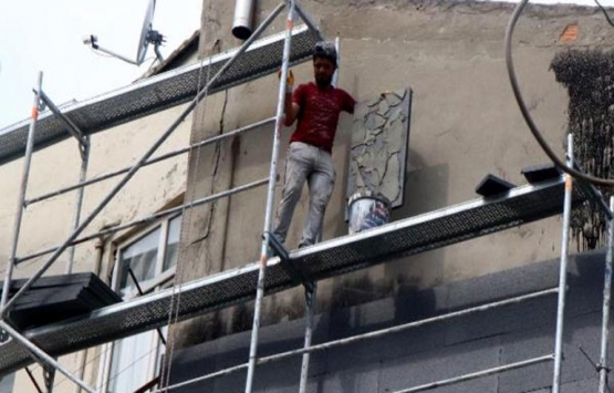Trabzon da şaşkına çeviren görüntü! İnşaat iskelesinde ilginç önlem!