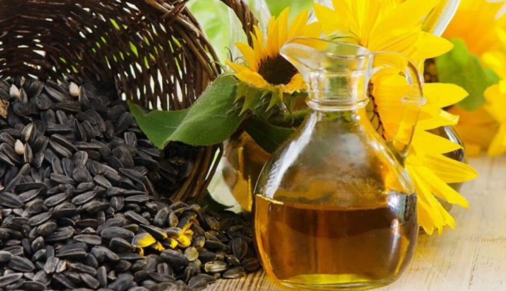 Ayçiçek yağına peş peşe indiriler geliyor! Şimdi de 32 TL ye düştü! Hemen bu habere bakın!