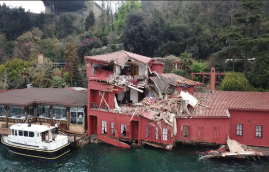 Hekimbaşı Salih Efendi Yalısı na fotoğraflı kamuflaj!