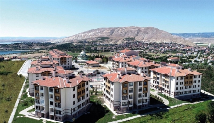 Bakanlık açıkladı! Depremzedelerin evleri 2025 yıl sonuna kadar teslim edilecek...