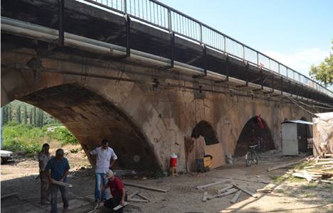 Restore edilen Tarihi Kozan Köprüsü 2014 yılında açılacak!