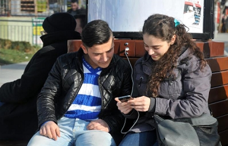 Bağcılar Belediyesi nden şarj eden akıllı banklar!