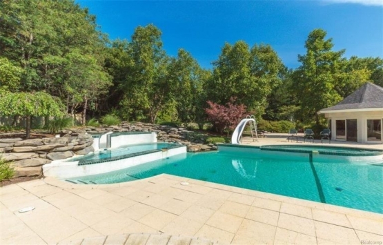 Eminem in Rochester Hills teki büyüleyici evi!