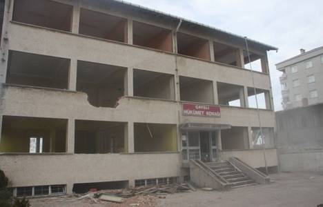 Rize'de tarihi binalar yıkılıyor!