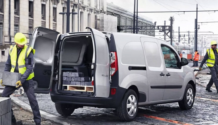 Renault Kangoo Express fiyatları kaç lira? Ticari araçların gözdesi! İşte 22 Mayıs 2022 fiyat listesi...
