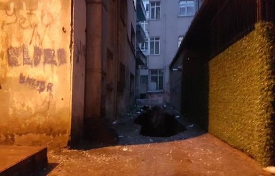 Güngören’de 6 katlı riskli bina tahliye edildi!