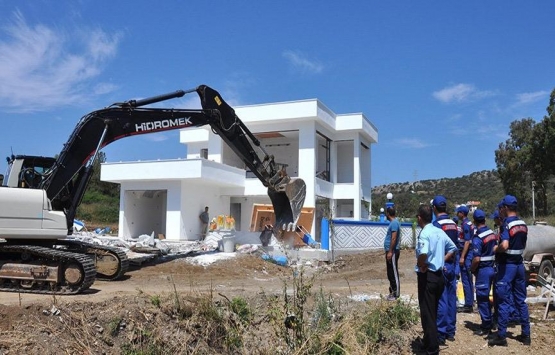 Datça’da sit alanındaki kaçak inşaat yıkıldı!