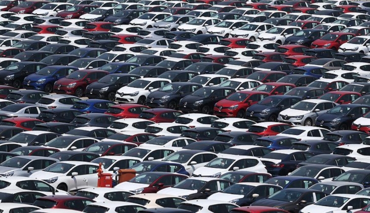 Araba almak için bekleyenleri, “Çok net söylüyorum” diye uyardı!